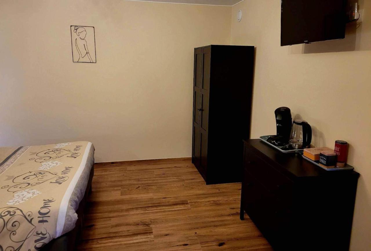 Bed & Breakfast Les De La Fontaine De Brul *