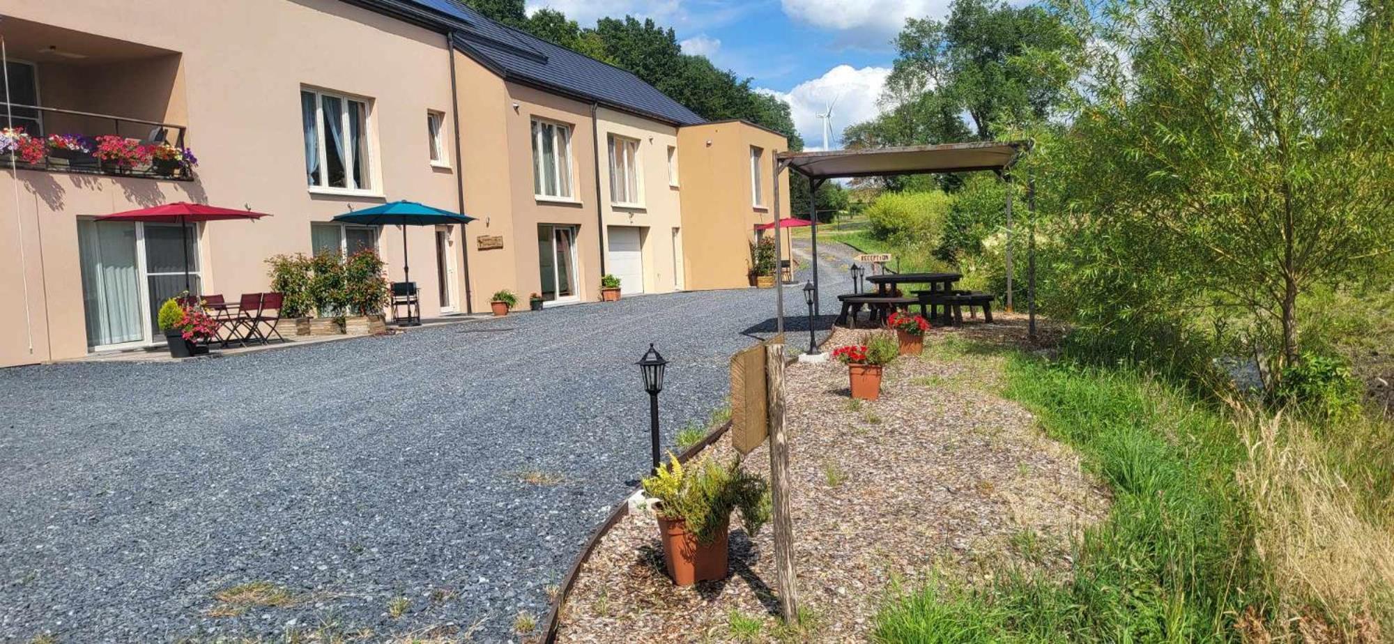 Bed & Breakfast Les De La Fontaine De Brul *